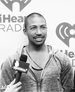  Charles Michael Davis & Claire Holt → fangirling
