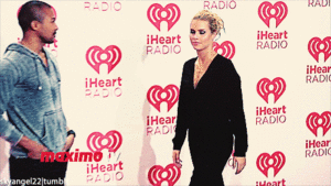  Claire Holt & Charles Michael Davis → iHeartRadion Музыка Festival