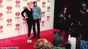  Claire Holt & Charles Michael Davis → iHeartRadion 音乐 Festival
