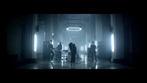  Demi Lovato - puso Attack {Music Video}