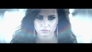 Demi Lovato - сердце Attack {Music Video}