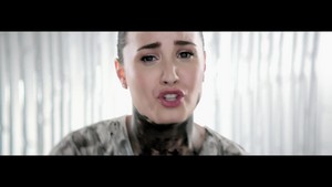  Demi Lovato - moyo Attack {Music Video}