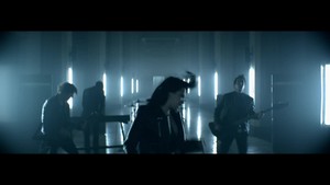  Demi Lovato - 心 Attack {Music Video}