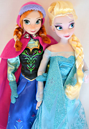 Elsa and Anna Disney Store dolls