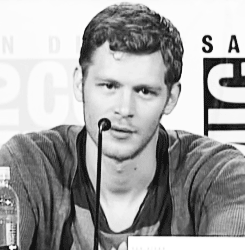  Joseph 모건 → San Diego Comic Con - (Claire Holt talking about New Orleans food)