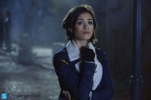  Pretty Little Liars - Episode 4.13 - Grave New World - Promotional ছবি