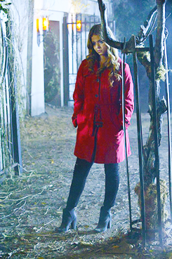  alison is the red कोट in 4x13