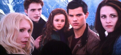 Bella, Jake, Renesmee & Edward 