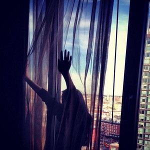  CL's Instagram Update: "trapped" (130917)