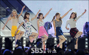 Crayon Pop performing the Wonder Girls ‘Tell Me’ at the Hallyu Dream Concert 2013