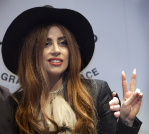  GAGA in witch hat :D ...for Sunny <3