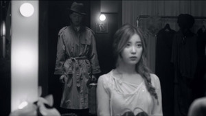  IU（アイユー） - ‘The Red Shoes’
