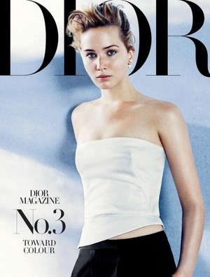  Jennifer Lawrence photographed によって Michael Baumgarten for Dior