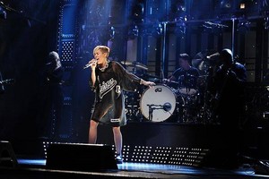  Miley on SNL 5/10/13