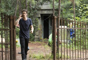  TVD 5x04 "For Whom the bel, bell Tolls" Promotional foto