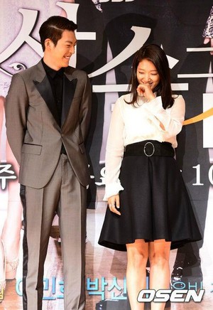 The Heirs Press Conference