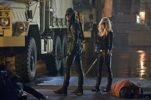  Arrow - Season 2 - foto's of The Vigilante and Black Canary