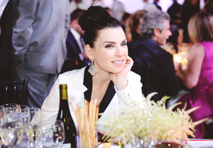  Julianna Margulies attends God’s upendo We Deliver 2013 Golden moyo Awards