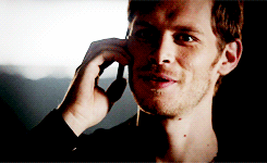  Klaus → 1x03 "Tangled Up in Blue"