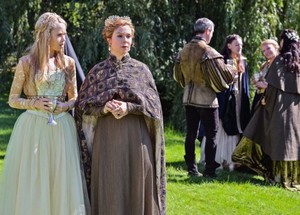  Reign Episode 1.05 ‘A Chill in the Air’ Promotional Pictures