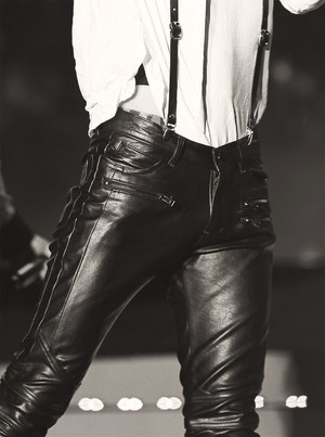  Taemin's Leather Pant