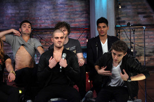  The Wanted ---> Tom's chest!!