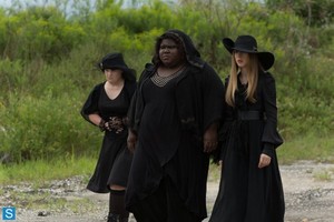  American Horror Story - Episode 3.05 - Burn, Witch, Burn! - Promotional foto-foto