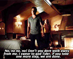  Caroline asks Tyler to let his প্রণয় for her overcome his need for revenge against Klaus: Tyler says