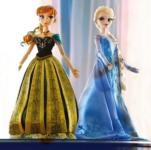 Elsa and Anna Disney Store Limited Edition dolls