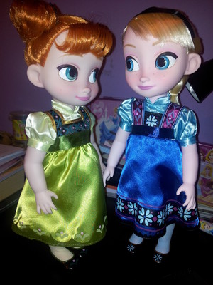  Elsa and Anna Toddler गुड़िया