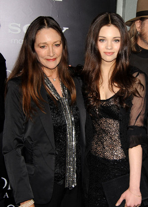  India Eisley and her mother actress Olivia Hussey at "Underworld Awakening" - Los Angeles Premiere
