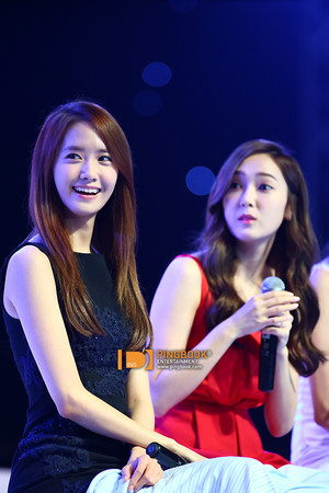  Jessica and Yoona 'GiRL de Provence' Thank u Party