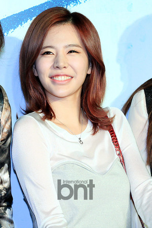 Sunny-No Breathing Premiere