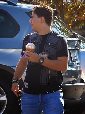  *NEW PHOTOS* (Nov. 9) Prince Jackson leaving Starbucks in Calabasas, CA 2013 :)