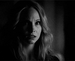  4x17 AU: Caroline does not save Bonnie and complete the expression triangle.