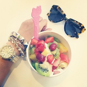  Froyo...Shades...Jewelry ♪♪