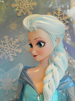  Frozen - Uma Aventura Congelante showcase at Disneyland Paris