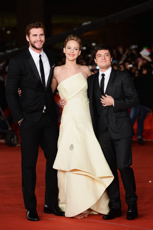  The Hunger Games: Catching 火災, 火 Rome Premiere [HQ]