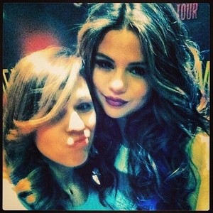  nyota Dance Tour US - Selena backstage - November 9