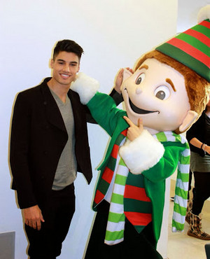  The Wanted with Capital FM's Christmas/JBB mascot