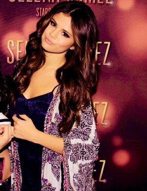  Selena Gomez 'Stars Dance' M&G's