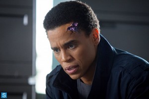  Almost Human - Episode 1.03 - Are u Receiving? - Promotional foto's