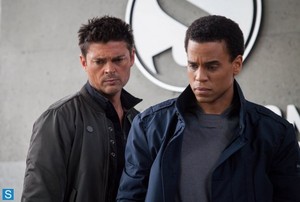  Almost Human - Episode 1.03 - Are 你 Receiving? - Promotional 照片