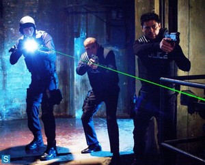  Almost Human - Episode 1.04 - The Bends - Promotional fotografias