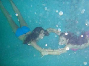  underwater ariana