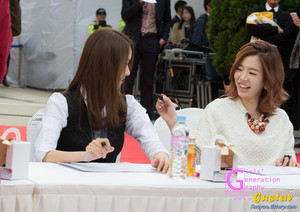 Lotte Fansign-Sunny and Yoona