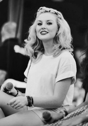  Perrie Edwards ♡