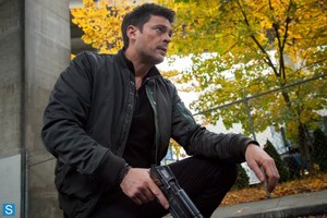  Almost Human - Episode 1.05 - Blood Brothers - Promotional foto-foto
