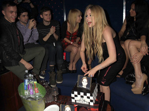  Avril Lavigne CD Release Party, NY (Nov 05)