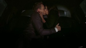  Barney and Robin kissing